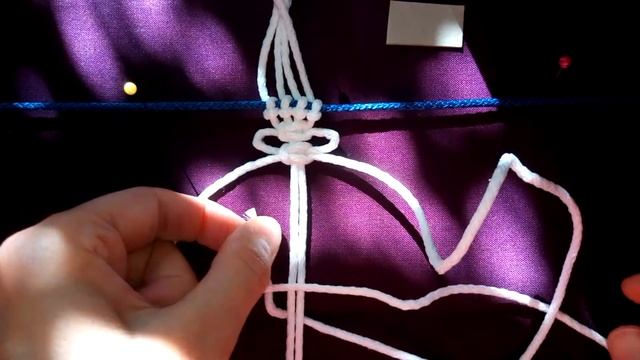 Цепочка из квадратных узлов. Вариация "Бабочка".
