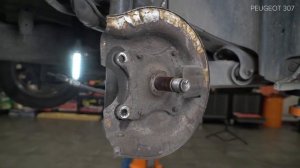 Как да сменим задни спирачни дискове на PEUGEOT 307 (3H) [ИНСТРУКЦИЯ AUTODOC]