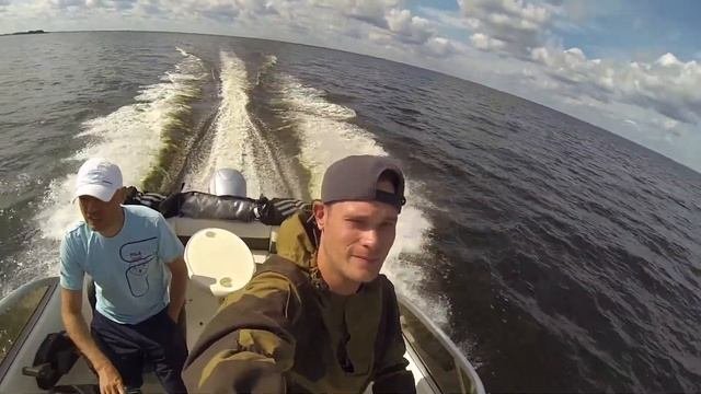 Через Рыбинское водохранилище.