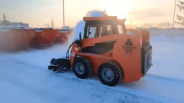 Снегоочиститель на погрузчике Термит1000