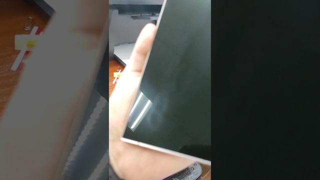 Samsung galaxy s24 ultra протёртый экран за 200 тысяч рублей #shorts смотреть онлайн