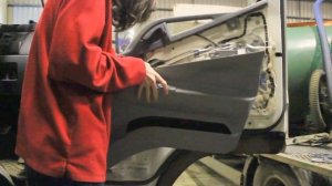 Mitsubishi Fuso Canter door panel removal
