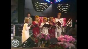 Олга Раецка поет песенку "Мы убили комара", Юрмала- 87