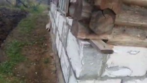 Как заменить нижние венцы деревянного дома и ремонт фундамента