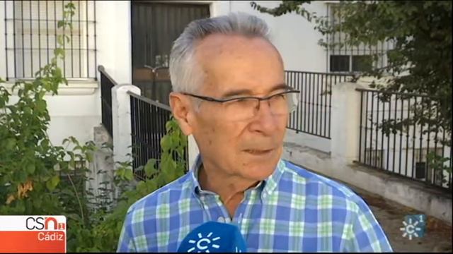 Empiezan a reparar las grietas en la Barriada de La Verbena de Arcos смотреть онлайн