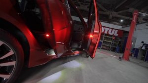 Установка освещения зоны ног и высадки передних пассажиров на Lada Vesta