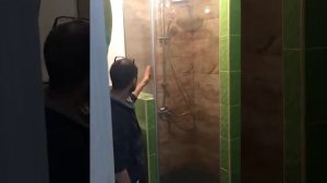 Стеклянная дверь в душевую кабину ( Стоимость 40.000)