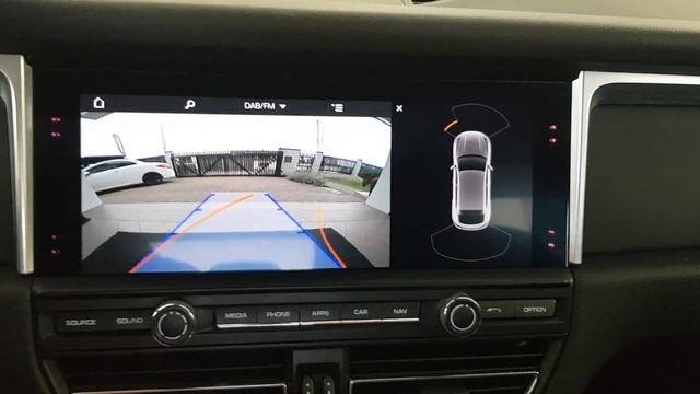 Porsche Macan 2019 -  parkovací kamera do originál monitoru 123 palce