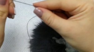 Милый зайка из старого воротника! Совсем как настоящий! Поделки из старых вещей.