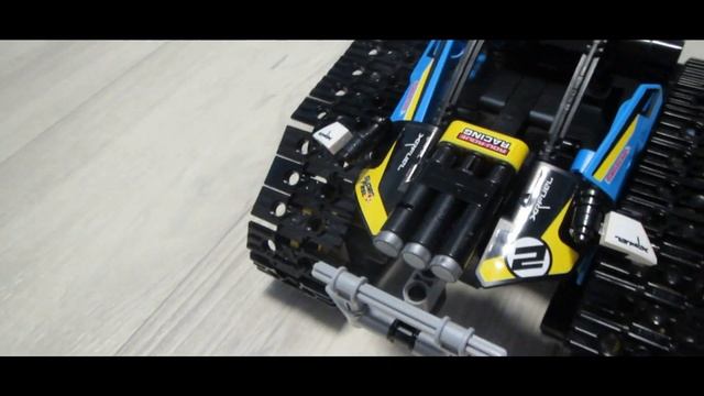 LEGO Technic 42095 Скоростной вездеход с ДУ смотреть онлайн