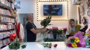 Урок по сборке каскадного букета из роз в Корейском стиле ,флорист Артур Беер-Шева Израиль
