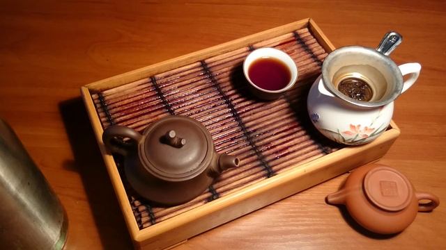 Чайник из исинской глины и заваривание пуэра