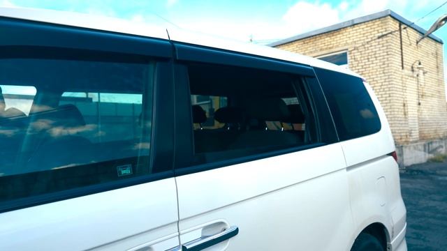 Обзор Honda Elysion 2,4 и 3,0 смотреть онлайн