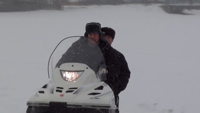 Борис на снегоходе(Проводы зимы 17.03.2012 смотреть онлайн