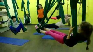 Йога.  Йога для начинающих.  Детская йога.  Йога в гамаках