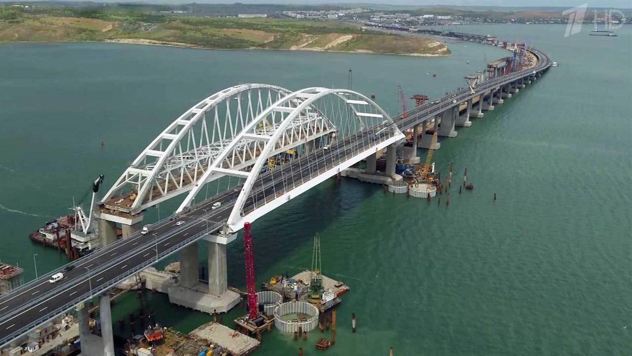 В Керченском проливе все готово к официальному открытию автомобильного движения по Крымскому мосту