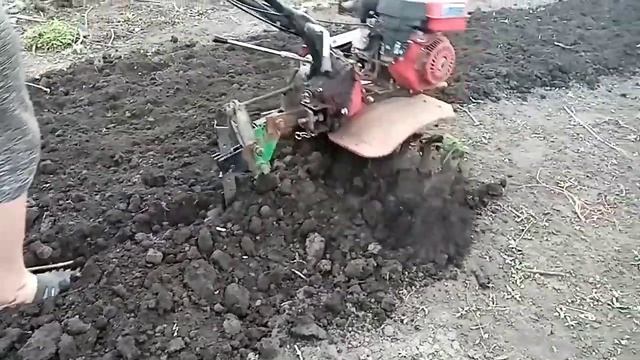 Взрыхление почвы мотоблоком хопер смотреть онлайн