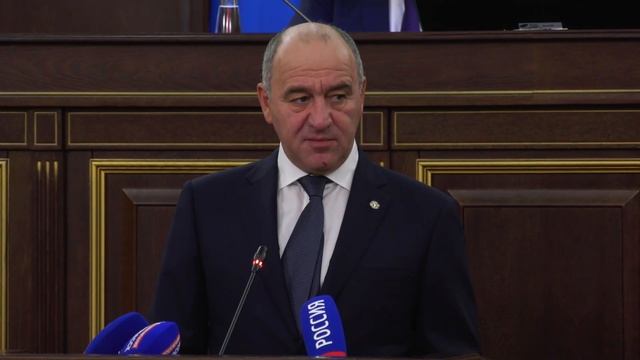 Председателем Правительства КЧР утверждён Мурат Аргунов смотреть онлайн