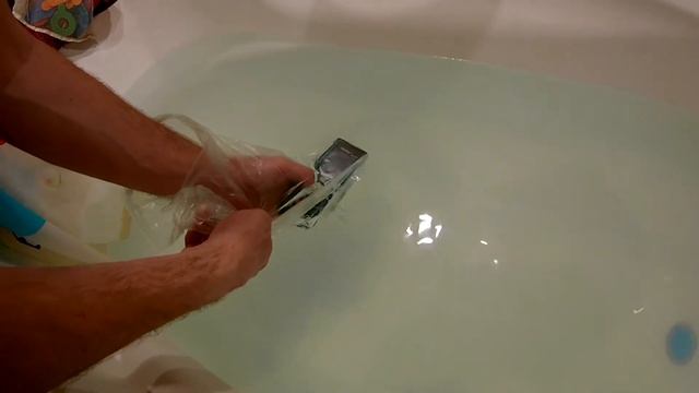 Работа лазерной рулетка под водой. смотреть онлайн