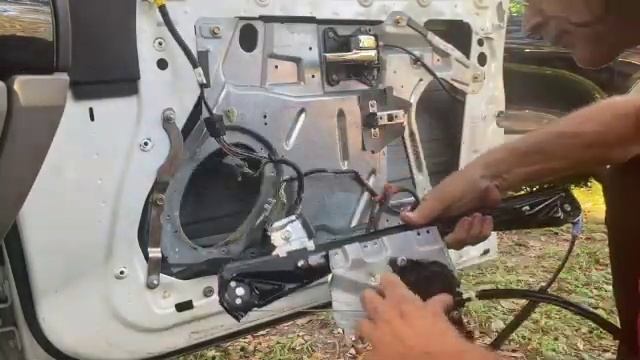 Lincoln LS Window Regulator Replacement & Repair. 2003-2006 Lincoln LS 2003-2006 смотреть онлайн