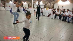 Цыгане вызывают молодежь на танец