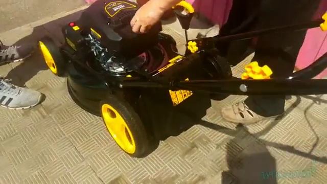 6 Л.С. ХЮТЕР ГАЗОНОКОСИЛКА САМАЯ МОЩНАЯ ЦЕНА 53 см. ШИРИНА СКАШИВАНИЯ САМОХОДНАЯ смотреть онлайн