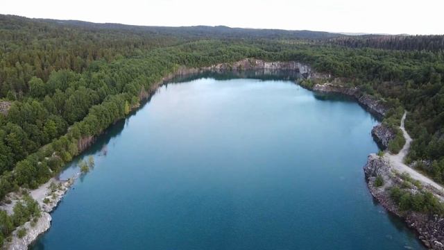 Новая Рускеала, горный парк Карелии, дикий Рускеальский мраморный карьер, заброшенный каньон смотреть онлайн