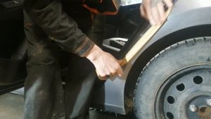 Подготовка и обработка двери к шпаклевки,чем и как обработать металл к шпакле?