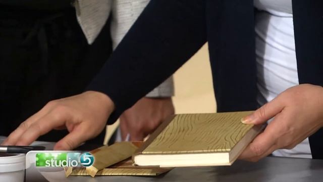 Personalizing Books for Home Decor смотреть онлайн