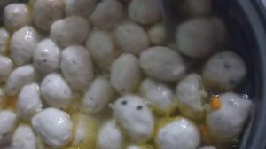 Тайский суп, но не том ям, суп с рыбными фрикадельками.