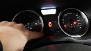 Регулировка датчика стоп-сигнала RENAULT MEGANE 2+жесть на СТО