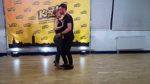Andrei Bessonov & Oksana Bohomolna KIZZ UP (music: Deizy Wamba - Malandro) смотреть онлайн