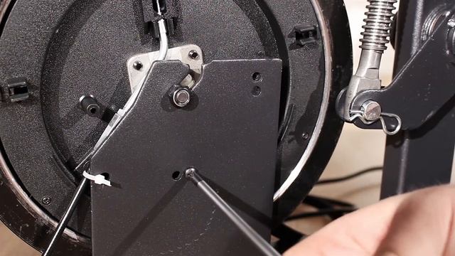 Replacing the Drive Belt - Elliptical - Frame Style C смотреть онлайн