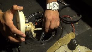 VW Touareg 3.2 - Замена датчиков уровня топлива