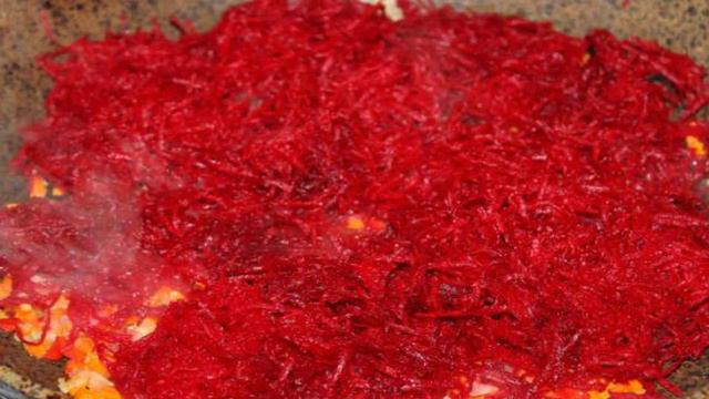 Овощной борщ на мясном бульоне