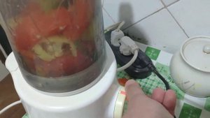 Пароварка +блендер. Хобби делать острые соусы)