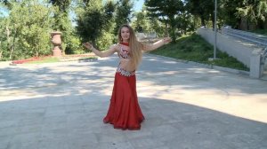 Elena Godunova (Елена Годунова) и её восточные танцы (ЛИЦА УЛИЦ)