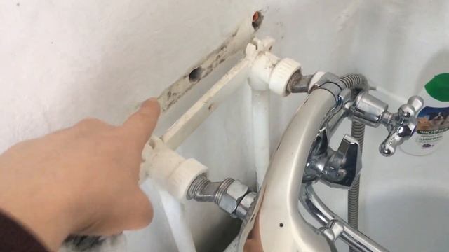 Как укрепить шурупы в сыпучей стене . смотреть онлайн