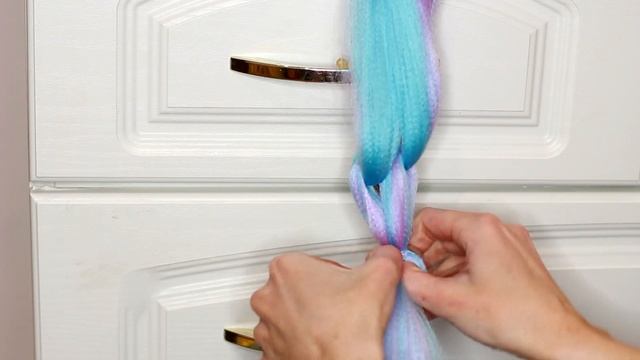 Съемные 3D КОСЫ С КАНЕКАЛОНОМ ★ Цветные косички из канекалона ★ Как плести? ★ Где купить канекалон?