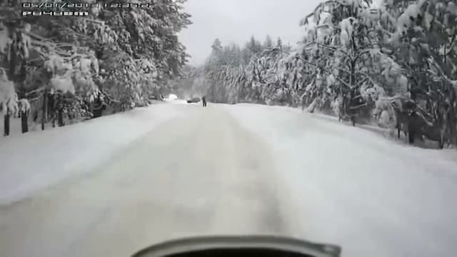2013 01 05 Едем по лесу в сторону Чернушки смотреть онлайн