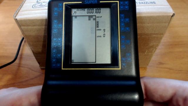 Обзор говорящего тетриса Brick game E-132T из миллениума.
