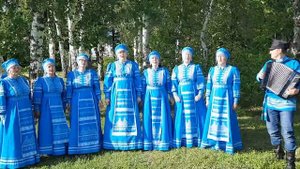 Вокальный ансамбль "Зоренька" - Hад полями зорька светлая