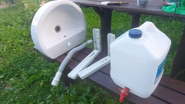 Простой умывальник с раковиной своими руками из пластиковой канистры. Как сделать умывальник