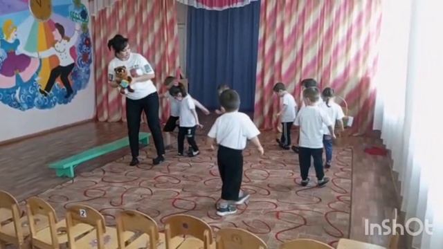Физкультурный досуг в младшей группе "В гостях у зайчика" смотреть онлайн