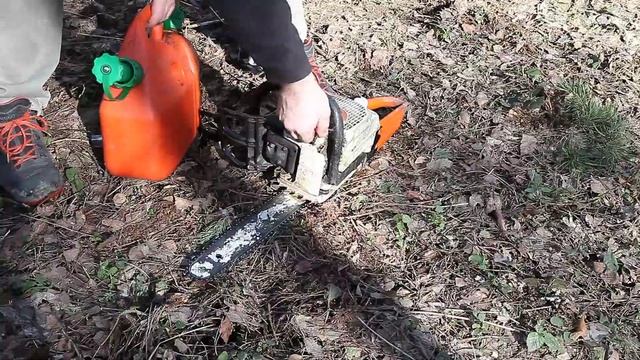 Как завести бензопилу Stihl MS 250 смотреть онлайн