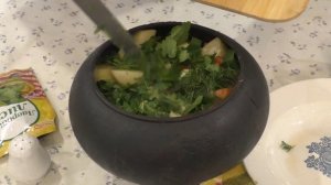 ГОТОВИМ В ПЕЧИ. СВИНИНА НА КОСТОЧКЕ С КАРТОШКОЙ В ЧУГУНКЕ.