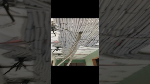 Электромонтажные работы в квартире. Монтаж кабеля в гофрированной трубе д.20