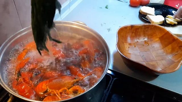 Варим раков. Лучший рецепт с укропом смотреть онлайн