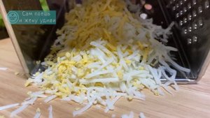 Бабушка из деревни поделилась рецептом закуски, которая всегда подаётся к столу и стоит копейки
