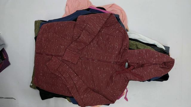 27359 Микс толстовок MIX HOODED (cream) 1 пак 19кг 11.95€/кг 42шт смотреть онлайн